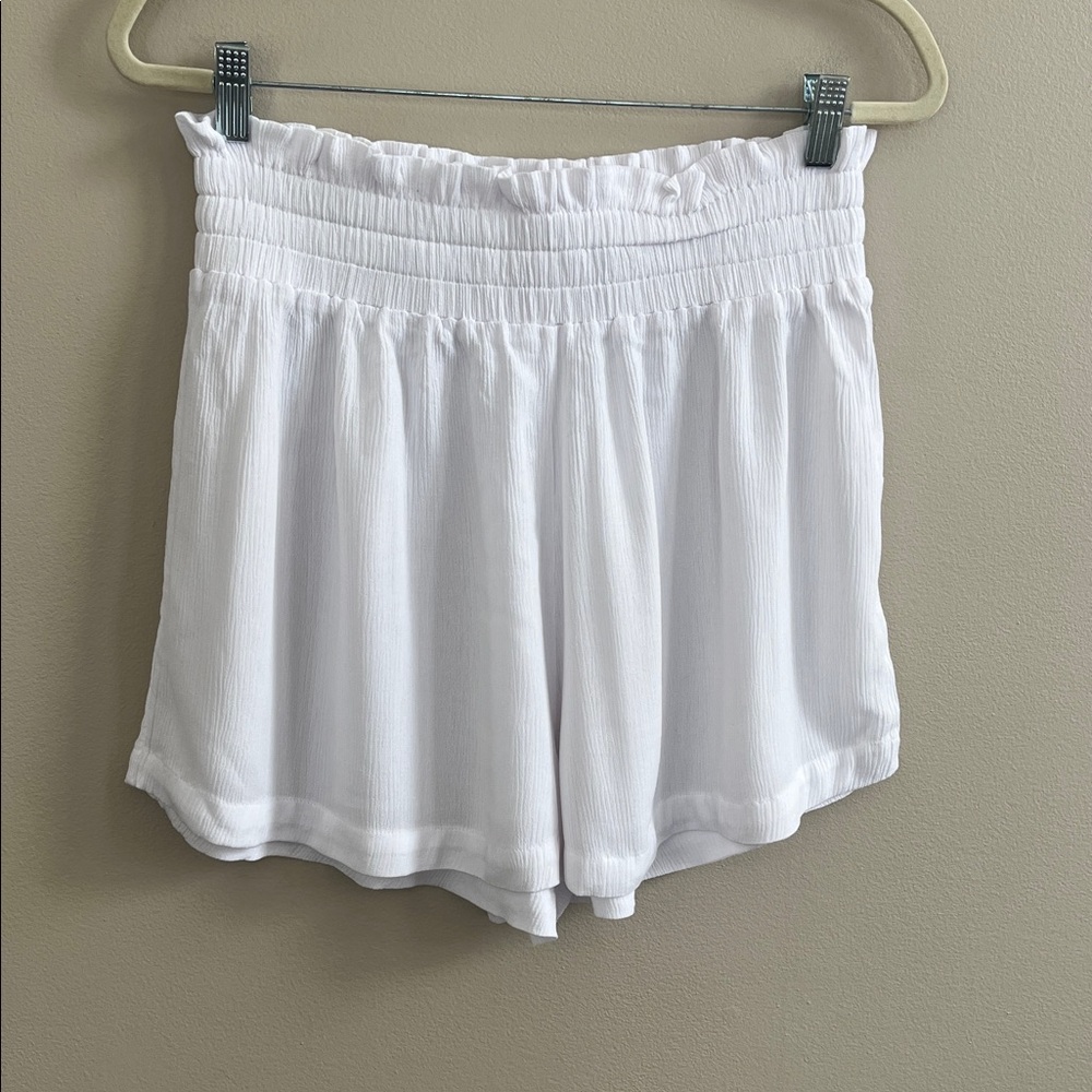 Lovers + Friends Innika white rayon gauze pull on shorts size medium